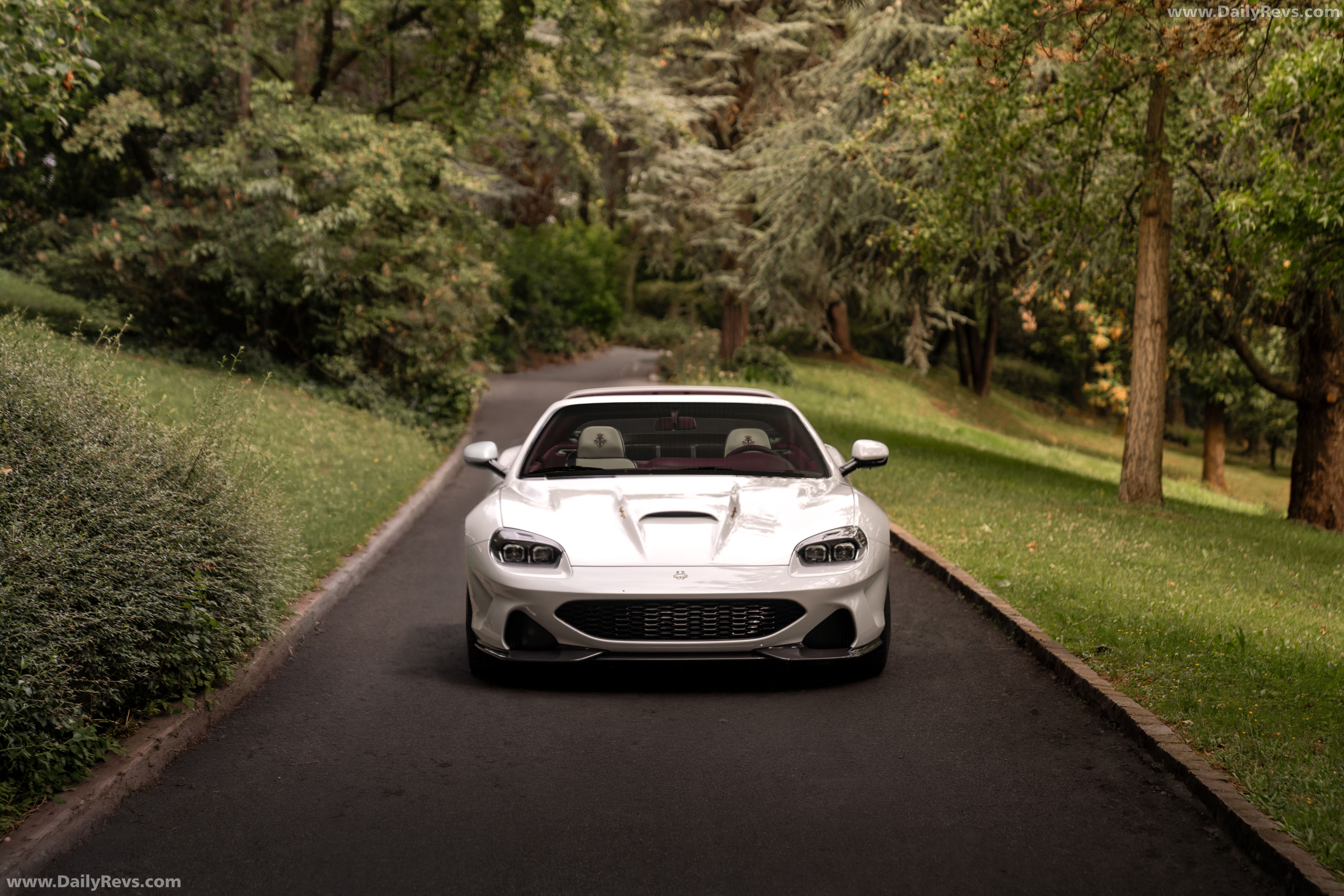 2027 Touring Superleggera Veloce12 Aperta Front View